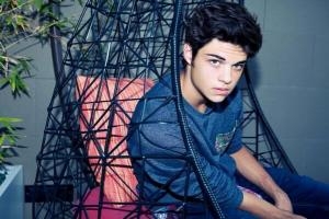 Jesus归来?《寄养一家 The Fosters》确定由Noah Centine代替Jake T. Austin出演 Jesus归来?《寄养一家 The Fosters》确定由Noah Centine代替Jake T. Austin出演