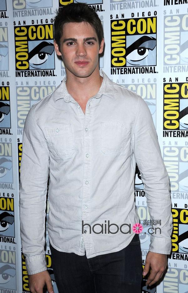 美剧《吸血鬼日记》(The Vampire Diaries) 男演员Michael Trevino、Steven R. McQueen和Zach Roerig亮相2012 Comi 美剧《吸血鬼日记》(The Vampire Diaries) 男演员Michael Trevino、Steven R. McQueen和Zach Roerig亮相2012 Comi
